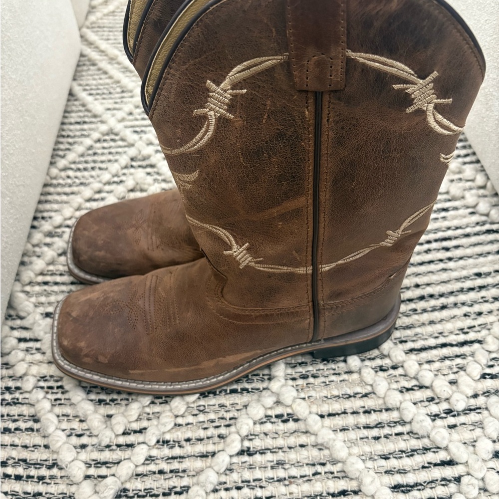 Size 5 boys Kids Brown Cowboy Boots